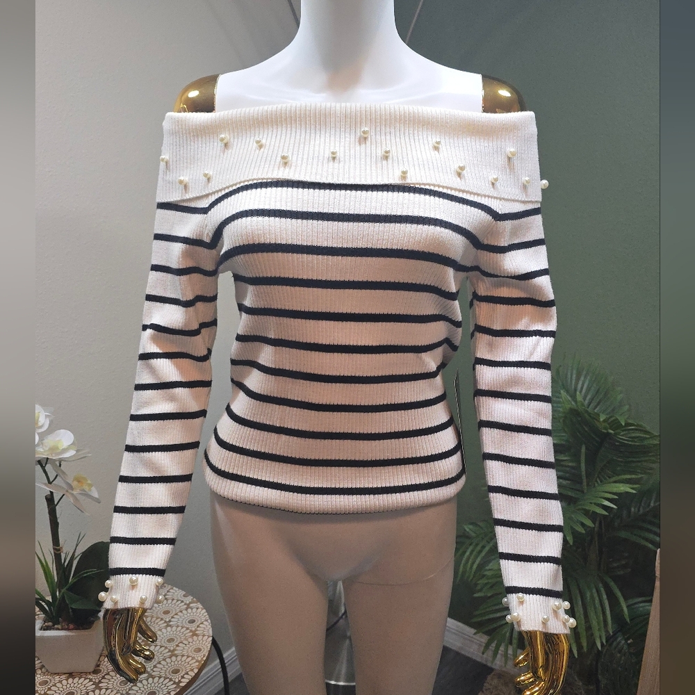 OLIVE AVENUE women's sweater white with black stripes size L